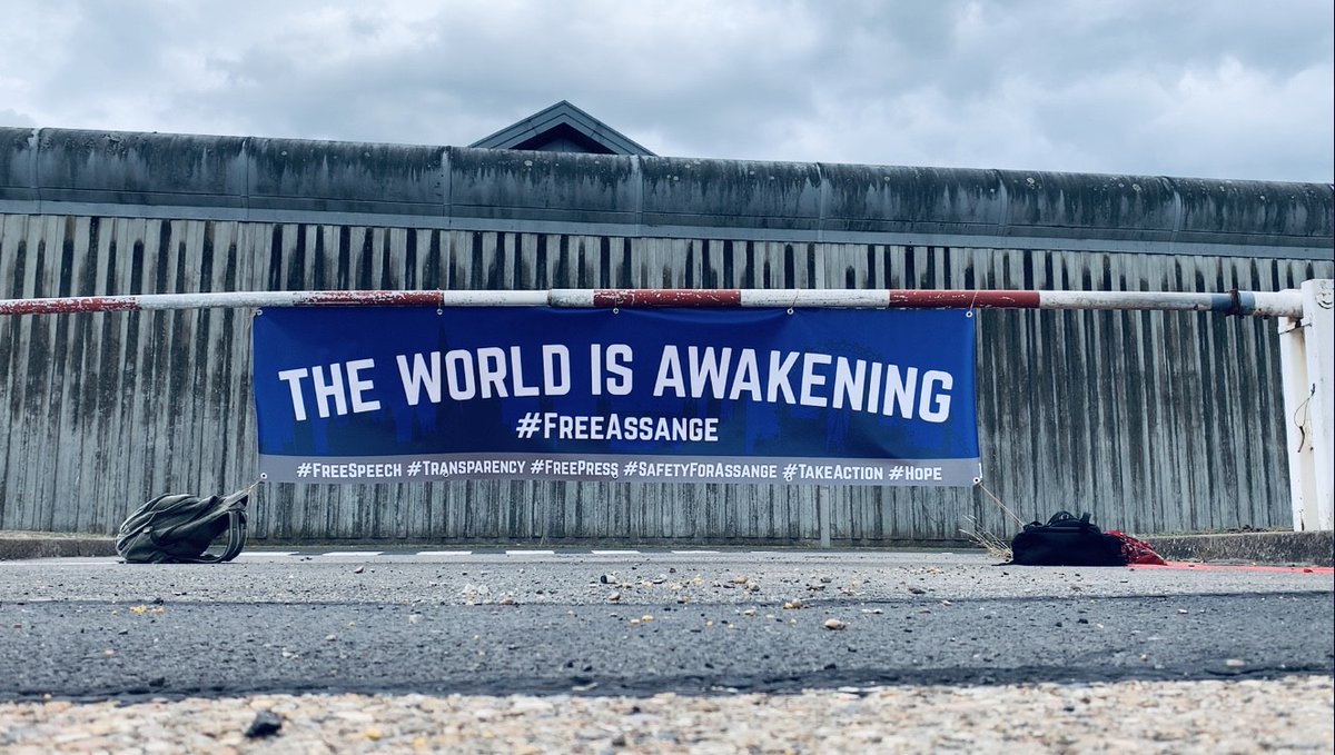 Hopeful_Human_1's tweet photo. @MrsC_Assange @wikileaks @hmpbelmarsh @StellaMoris1 @GongSteve @Credico2016 @AnythingtoSay_ Hi Christine. All my photos are real. The #London #RedRoutemaster is real. The banners are real. #TheWorldIsWatching #FreeAssange has been in use since February 2019. There are now 2 other banners: #TheWorldIsAwakening &amp;  #ChangeIsComing. - All real &amp; pics really at @hmpbelmarsh https://t.co/jH5sjyDQYx