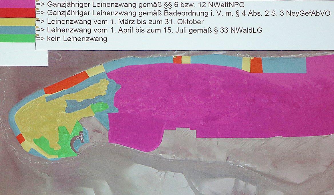 Der Rat der Stadt #Norderney stimmte für eine ganzjährig geltende #Anleinpflicht für Hunde in den bebauten Gebieten, auf der Promenade und an einigen #Strandabschnitten. Bisher galt der #Leinenzwang für Hunde nur vom 1. März bis zum 31. Oktober.