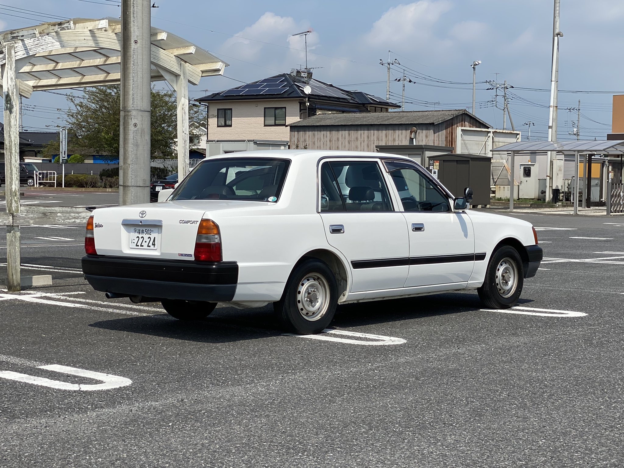 Kubosaくぼさ 先に動画を投稿しましたが クラウンコンフォート教習車仕様が納車となりました Lpg ガソリンはもちろんですが ディーゼル仕様という超珍品 中部地方の某自動車教習所で今年まで使用されていたもののようです 99年式 Kd Lxs11y 2l