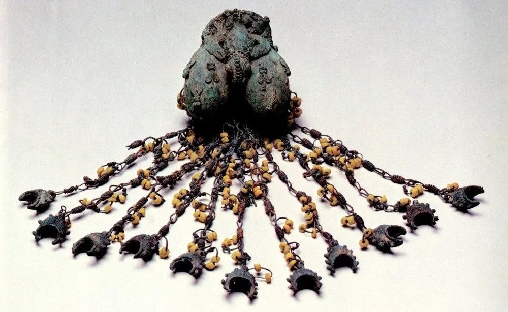 This Ancient civilization included bronze castings, made in stages using the lost wax technique, illustrate the artisans’ high level of skill and also a lost-wax casting technique in the process of duplicating metal sculpture ( silver, bronze or gold) from an original one.