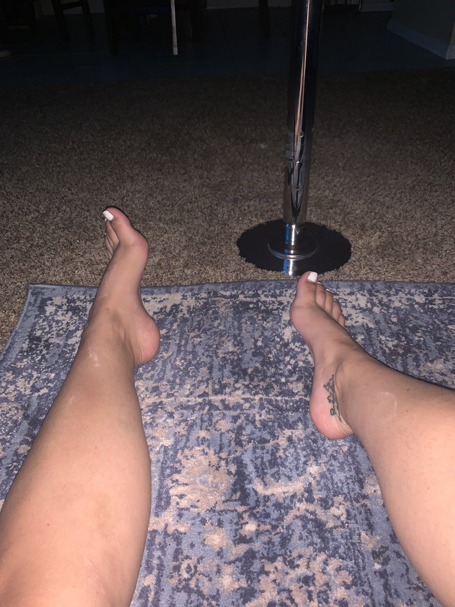 queenofsoles's tweet photo. How would you love to see my beautiful arches on this pole? Really bad I know. 

Findom• foot fetish• paypig• selling• worship •nudes• feet lovers https://t.co/IpmsBhLfXG