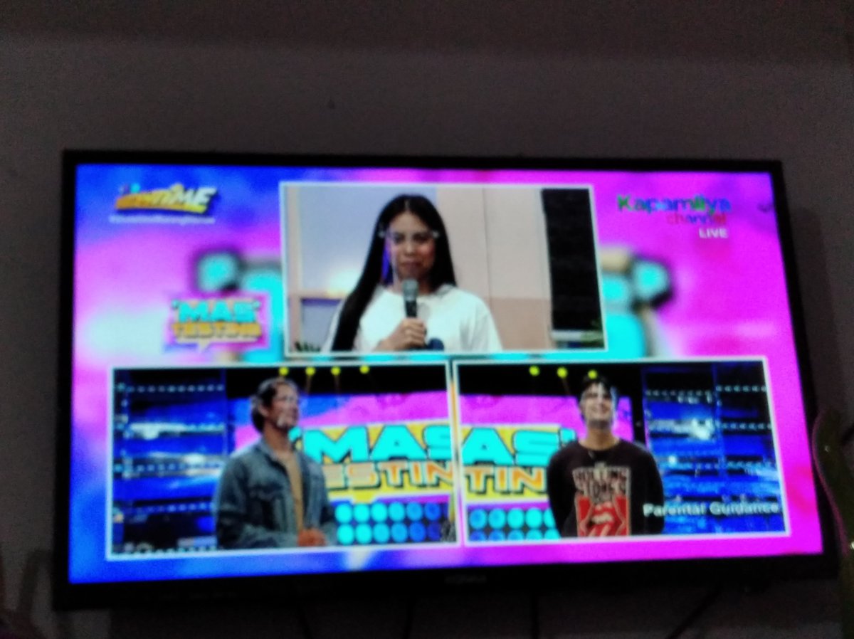 Invalid96879593's tweet photo. @itsShowtimeNa  for sure laughtrip toh!
#ShowtimeWalangBibitaw https://t.co/YkZyVnS7Wb