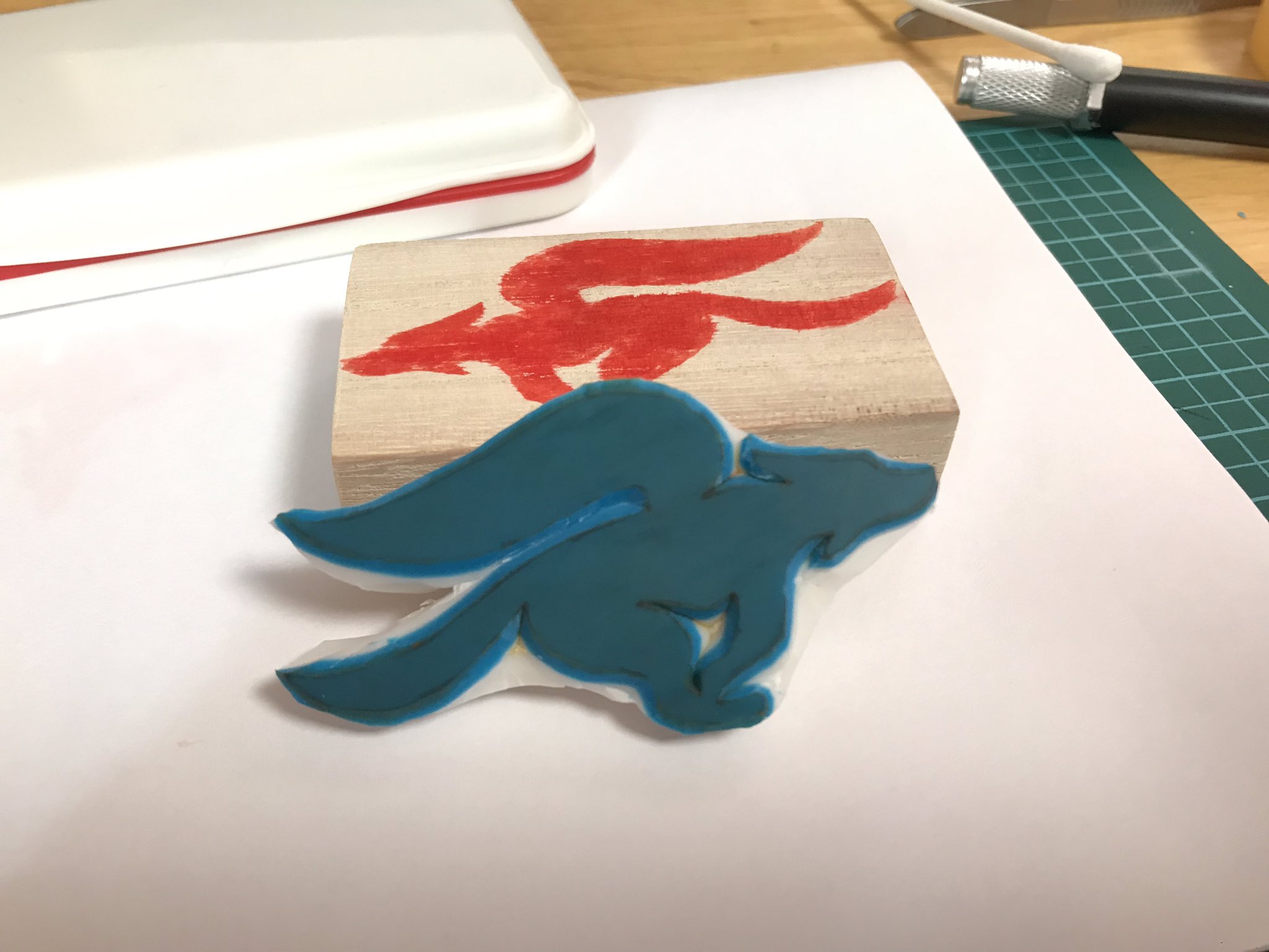 なてき Twitterren スタフォのロゴマークの消しゴムはんこ作りました これで犬将軍に金貰ってカニたべようね 工作 T Co Trx9bho7gg Twitter