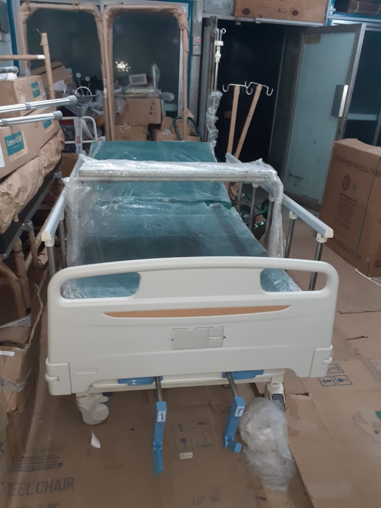MsaSurgical's tweet photo. Double-function bed with side rails, with wheels and food table. 
Over 20 years of experience. Quality you can trust! 
#KomeshaCorona #homecare #MsaSurgical https://t.co/EURjY8DuNc