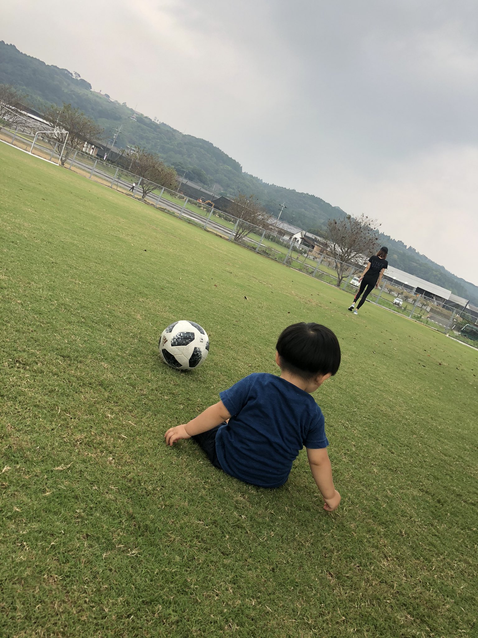谷口堅三 子供と公園 藤見公園 都農町は公園がいっぱい 天然芝 子育てには抜群の環境 立場逆転 嫁は意識高め トレーニング中笑 都農町 最高 Jfcmiyazaki 谷口堅三 T Co Rfxzoh6pvh Twitter