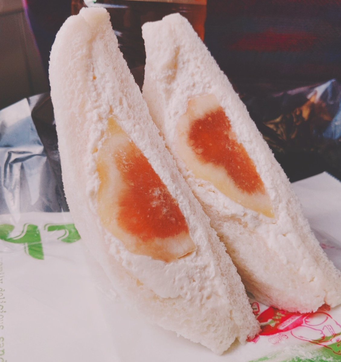 時計荘 Sayuri Shimazu V Twitter フルーツサンド好き いちじく好きにはたまらない サンドイッチハウスメルヘンの 愛知いちじく生クリーム 美味 今日はこれから秋葉原に電子部品の買い出しと ナチュラルヒストリエに展示作品のメンテナンスをしに行きます