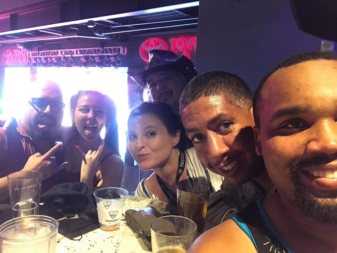 awesome night with great friends @BrandonLH702 @jadewilde4_20 @thenachovegas and our Gypsy fire and ofcourse<a class="tags" href="/tag/brandonlh702">@brandonlh702</a><a href="/tag/newprofilepic"class="tags"><span>#newprofilepic</span></a>