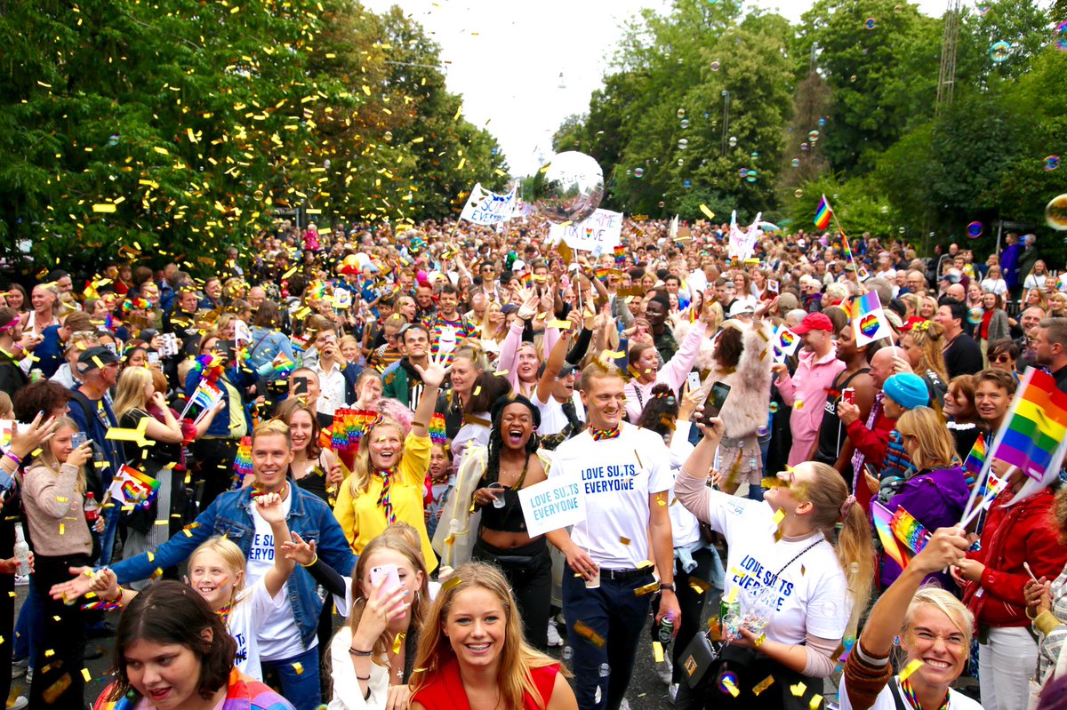 Nikolaj Malchow-Møller (@nikolajmm) on Twitter photo Pride is about inclusion and openness. Just what we strive for at <a href="/CBScph/">Copenhagen Business School</a> because Love Suits Everyone. Tonight, CBS will join the Digital Copenhagen Pride Parade and so can you: copenhagenprideweek2020.dk/#/da #cphpride #copenhagenprideweek2020 #lovesuitseveryone 🌈 Pride is about inclusion and openness. Just what we strive for at <a href="/CBScph/">Copenhagen Business School</a> because Love Suits Everyone. Tonight, CBS will join the Digital Copenhagen Pride Parade and so can you: copenhagenprideweek2020.dk/#/da #cphpride #copenhagenprideweek2020 #lovesuitseveryone 🌈