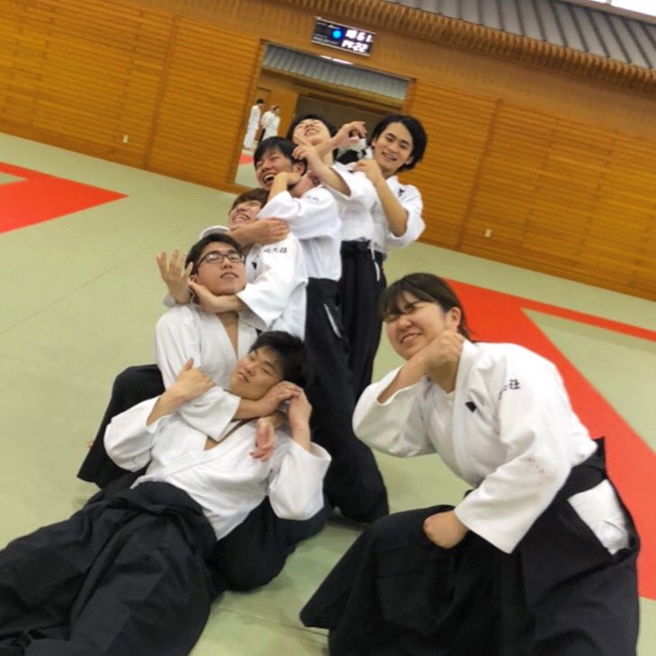 【速報】
お久しぶりです、合気道部です。🥋
急ですが稽古再開することになりました！😎
8/24〜8/28の5日間、10:00〜12:00に行います！
場所は京田辺キャンパスの道場です！✨
見学可能なので、気軽に見に来てください！
気になる方はDM送って頂けると助かります💦