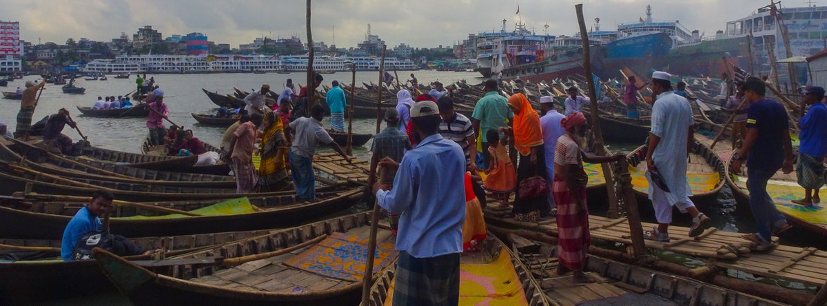 JourneysOff's tweet image. Hustle and Bustle of Sadarghat, Dhaka #photo #photography #photographylovers #travelphotography #travelling #adventurer #tours #Asia