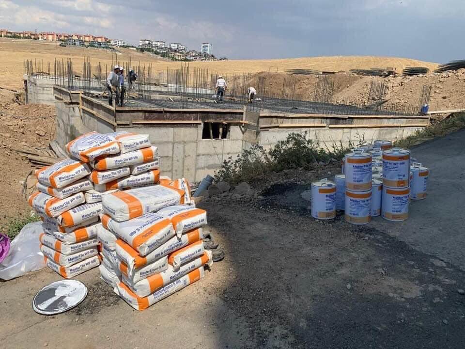 INSAATARSBA's tweet photo. Ertuğrul Parkı/ Batman Projesi temel perde yalıtım uygulamaları,Değerli Çözüm Ortağımız Tokdaş Yapı tarafından gerçekleştirilmektedir. https://t.co/U0LrAzdVDf