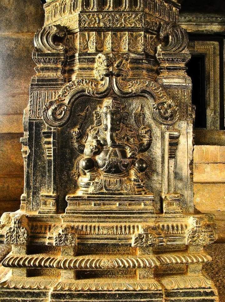 - Sasivekalu Temple World Heritage Hampi, KarnatakaHuge monolithic block of rock statue of Lord Ganesha around 8 feet tall.- Ganesha in an arched 'Torana' carved in relief on a pillar at Hampi. #VijayanagataEmpire  #ಕರ್ಣಾಟಸಾಮ್ರಾಜ್ಯ  #ಹಂಪೆ #GaneshChaturthi2020  @BharatTemples_