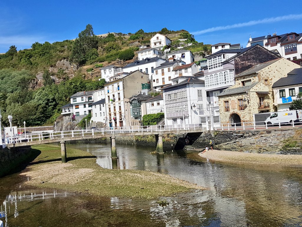 VinoComplutense's tweet photo. Luarca es otro de los rincones privilegiados que tiene la Costa de #Asturias
#asturiasparaisonatural #Luarca
@verasturies https://t.co/WeC2Wf1w7h
