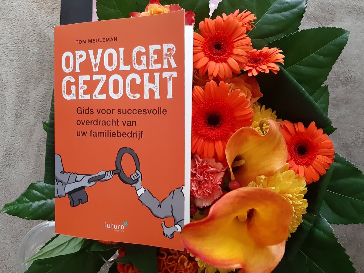 marcelino020's tweet photo. Geen #codeoranje, maar een bloemetje voor @tom_meuleman vanwege het verschijnen van zijn boek #OpvolgerGezocht. Nu overal verkrijgbaar. #ikleesthuis https://t.co/34IGQbEOFf