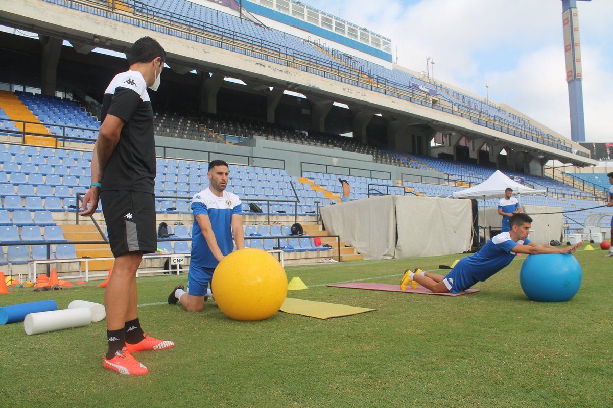 HerculescfV's tweet photo. ⛅️ Bon dia!

🔛 L'equip comença els entrenaments grupals.

💪 Estem en marxa!

 #ForçaHèrcules https://t.co/zvQrng4ox0