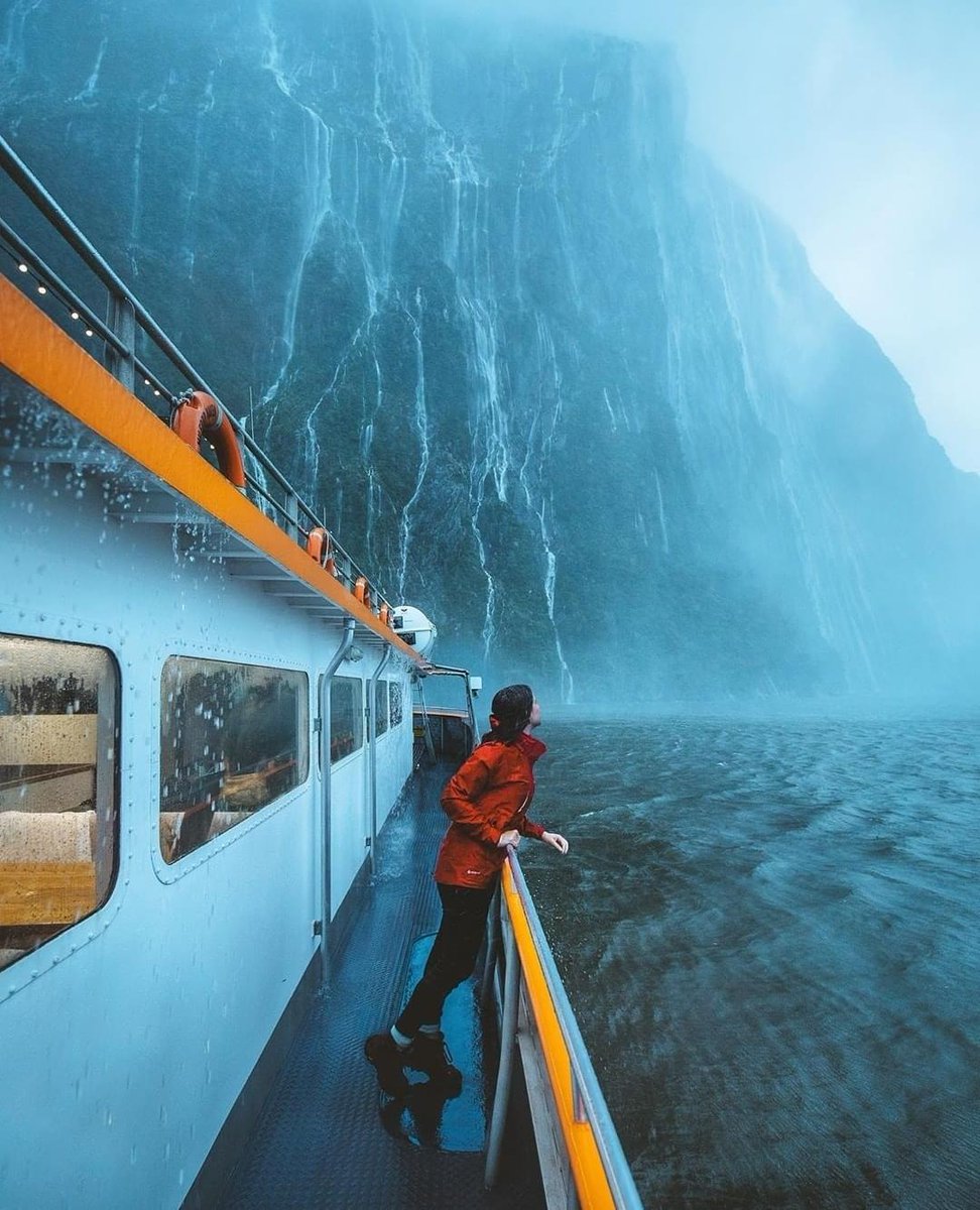 La belleza de Milford Sound (Nueva Zelanda) #naturaleza 

(📸 Kyle Kotajarvi/instagram.com/p/B8HjRGDJNr1/)