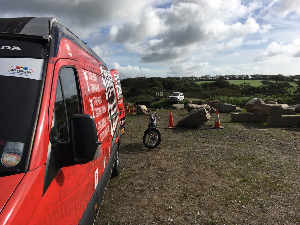 Pevril mcc trials schools today with the new Honda 301RR ☀️⭐️💪