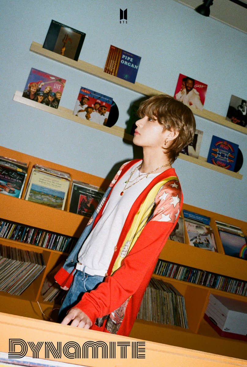 bangtanfolder's tweet photo. Big Hit Ent twitter update✨
Remix Teaser Photo

EDM &amp; Acoustic Remix Coming on Aug 24, 1PM(KST) 12AM(EST)
#DynamiteBTS #BTS_Dyanmite https://t.co/snTlmPhK6Q