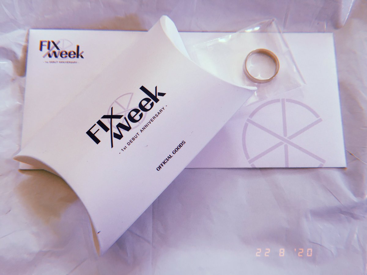 crush_onwoo's tweet photo. Thank you @Summer_TriangIe 

Me helping my lil sis getting her stuff here, thank you for your service. She love it so much! 💕

#SummerTriangle_Feedbacks https://t.co/ZftT2Kn36P
