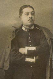 Firstly.Gabriel Feunette was a wayward lad and his father, a former brigadier maréchal-ferrant in the18e Chasseurs à cheval thought a military career would sought him out. Born in Lorraine, he enlisted in the local 8e Dragons, based in Luneville, in Feb 1913