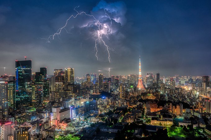 まるで異次元への入口 稲光が東京を覆う瞬間を捉えた写真がカッコいい ハフポスト アートとカルチャー