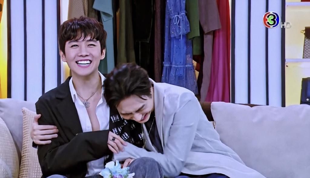 ROSE_gun007's tweet image. I like you.But only like you

纵然万劫不复，纵然相思入骨，我也待你，眉眼如初，岁月如故。
#DressMyLoveชุดนี้พี่จัดให้ 
cr.logo