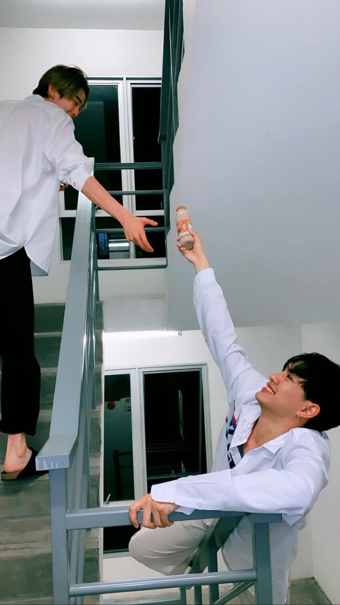 banabayu_'s tweet image. ส่องกระจกนานๆนี่แต่งตัวถ่ายงานสินะพ่อ สมกับเป็นหลงจี
#saveG
#ทีมจีต้าเบ้าหน้าพระเจ้า