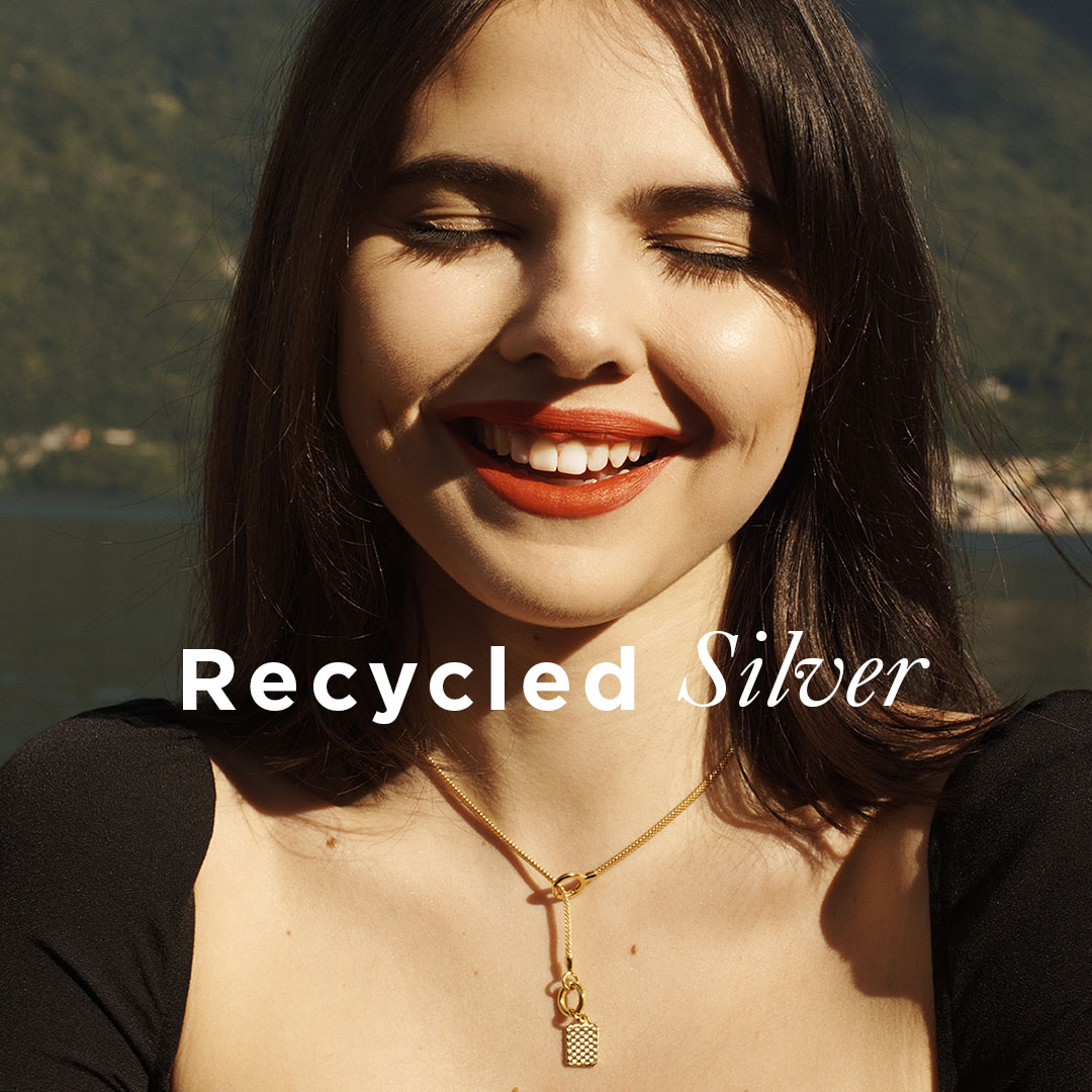 The shape shifter. This necklace can be worn in a Lariat “Y” shape - either with or without a pendant charm captured in the circular link. Oh, and it’s made from 100% recycled silver too!

bit.ly/3iJvxCY
