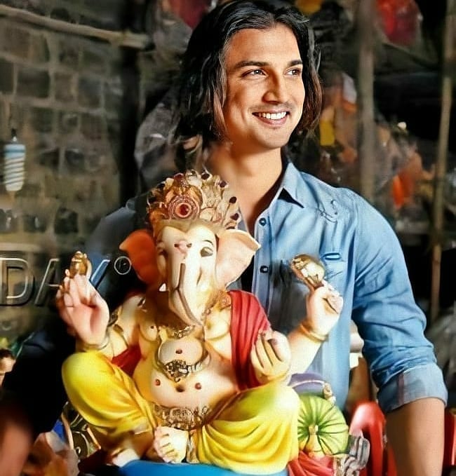 Selfmusing_SSR's tweet image. Ek tha Bihari.. Ab sab pe pad rahe hey bhaarii..
Countdown begins.. 

CBI recreating the scene today at his house..
Lets hope some major clues comes out.. 
He deserves justice and we deserves closure..🙏🏻🔱

#bappamoriya🙌
#ᴊᴀɪʙᴏʟᴇɴᴀᴛʜ 
#JusticeForSushant