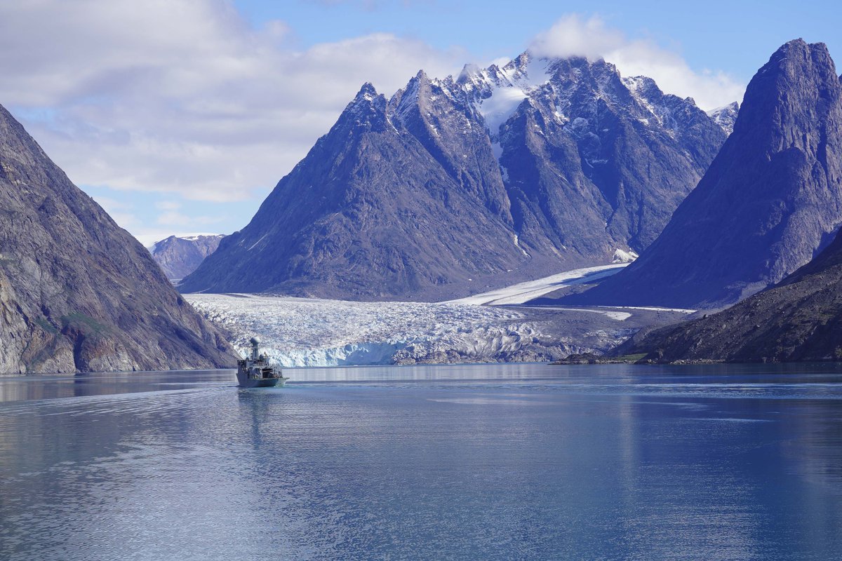 Check out this view! The #USCGC #TAHOMA steamed in formation with the #HDMSTRITON and the #HMSGLACEBAY The #UnitedStates #Canadian and #Danish vessels entered #Fjords within #Greenland territory. #CoastGuard #Arctic #OpNanook