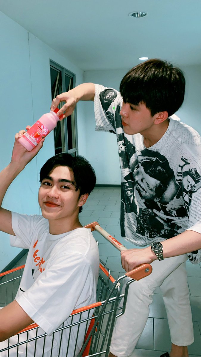 Partoflife04's tweet image. ยกมือขึ้นมาป้องปาก แล้วตะโกนออกไปดังๆว่า.. แม่ทีมนี้นะคร๊าาาา 😊😊 
 #ทีมเซฟบูมไม่มิ้งนะคับ