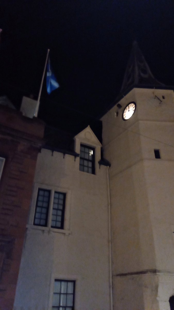 JorvikLass's tweet photo. Waiting patiently for the storm to pass meant a night-ride yesterday on Day 5 of @YLSportive yesterday. #Musselburgh to #Dunbar, worth waiting for the tailie, but still got soaked ππ§οΈ 240mi now, would have been more if Strava hadn't been waterlogged π€¦ββοΈ#YLSportive #CogsNCakes https://t.co/sgz2dImuPy