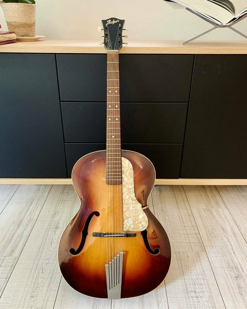 New old baby, a beautiful ‘60 Hofner Congress #guitarporn #hofner #dirkwitte #vintage