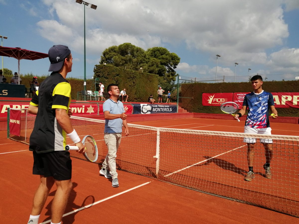🎾 #Tenis Ya está en marcha la final masculina del Campeonato de España #MAPFREtenis Júnior 🇪🇸

🚹 FINAL
Pablo Llamas 🆚 Max Alcalá

📸 Sergio Carmona / RFET