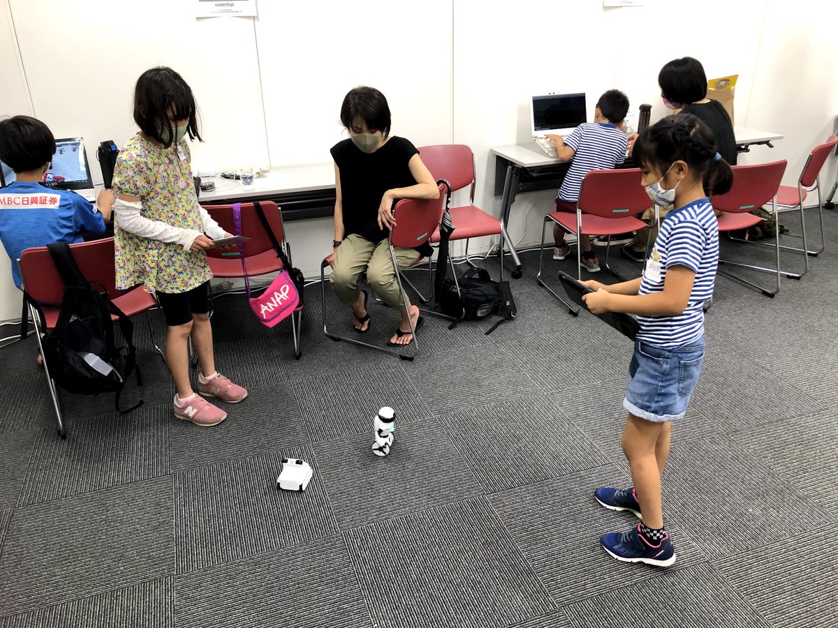 CoderDojoAzmn's tweet image. 8/22(土)に第21回目になるCoderDojoあざみ野を開催しました。参加したニンジャは6人(男子4人+女子2人、女子率33%)でした。開催報告をFacebookで公開しましたのでご覧ください。ご参加いただいたみなさま、ありがとうございました。
facebook.com/CoderDojoAzami…