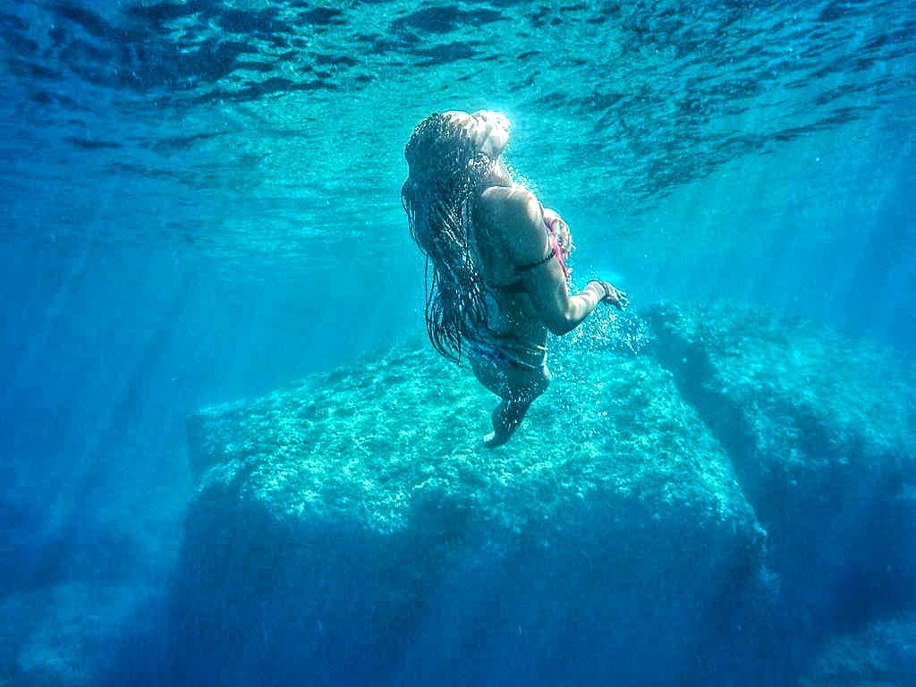 Il mare è come la musica: contiene e suscita tutti i sogni dell'anima 💧💙
Ph: @federicasala93