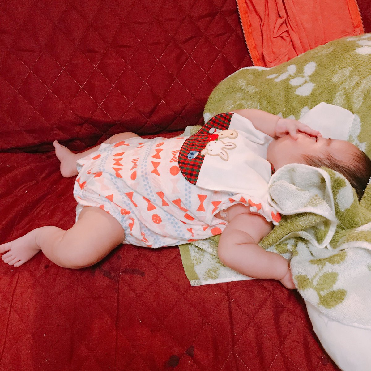 炒飯 On Twitter なんかソファー謎に濡れてるけど指ちゅぱしながら左の手でタオル握らないと寝れない感じが萌え禿げる卍