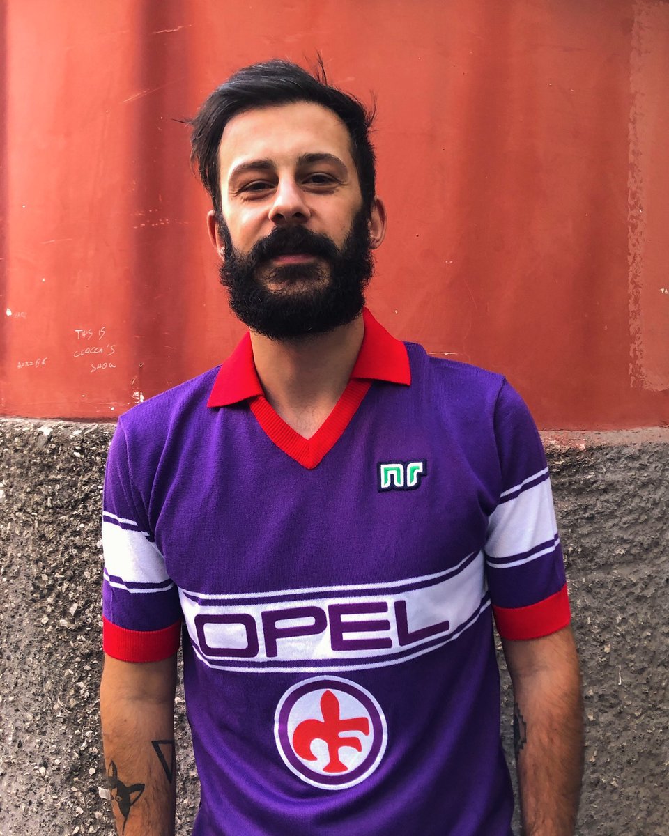 classicsoccerjs's tweet photo. 🚨 GIVEAWAY 🚨

The pre-sale of the wonderful Fiorentina 1984-85 x Sócrates re-issues starts today at 6 pm!

To celebrate this, @classicsoccerjs is giving away one shirt (size M/L)!

To enter, simply:

1️⃣ Retweet 
2️⃣ Follow @classicsoccerjs https://t.co/DeUbasSZHq