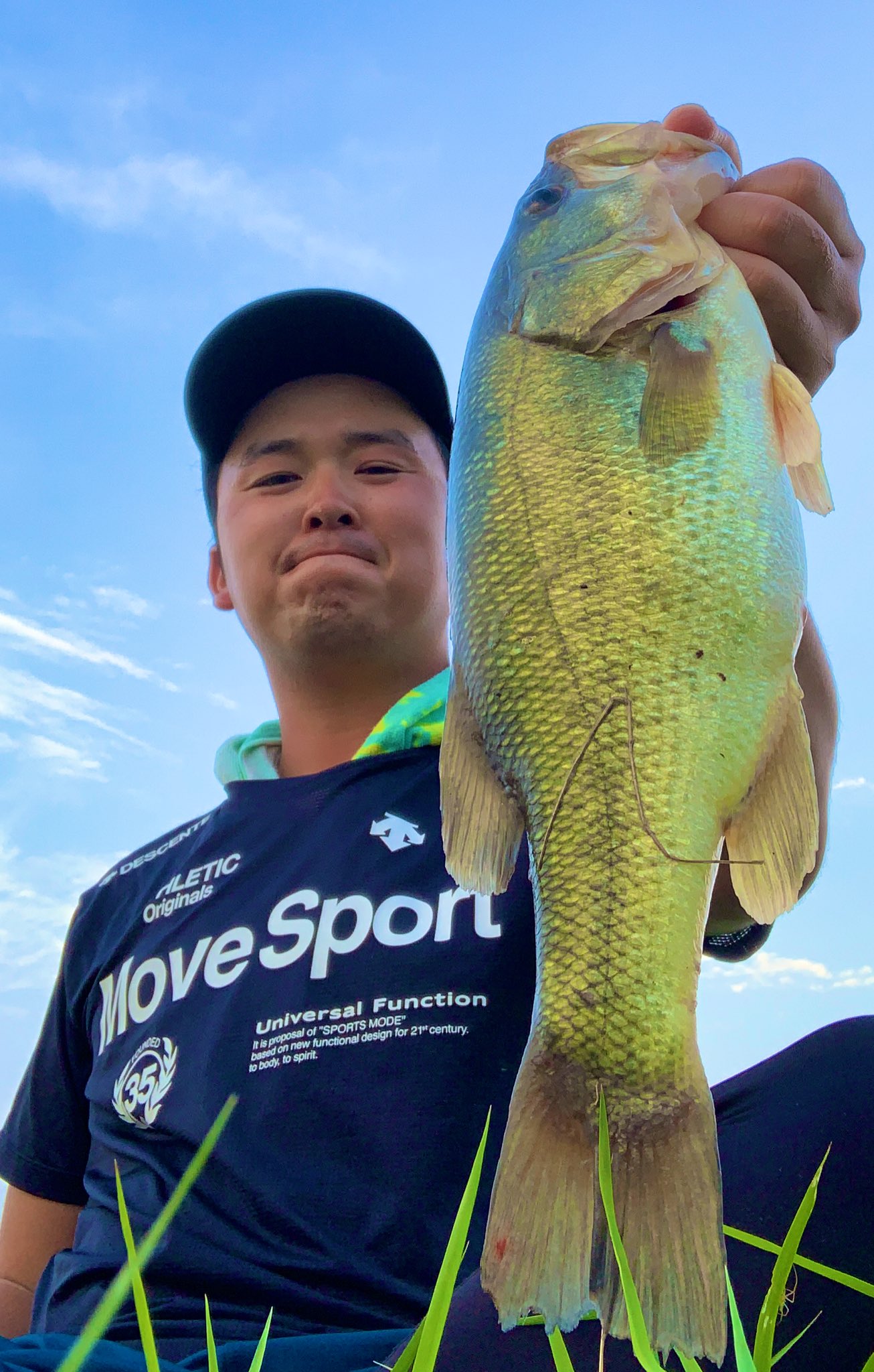 浜武 大和 ハマさん 今週末も遠賀川へ 今日は1発狙いではなく打率を上げていく釣りに ファットウィップ3のシュンテキや ブルフラット3 8の7gフリーリグなど いろんなルアーやリグで釣って行き 入れ替えはまた釣れなかったけど40アップ5尾の計9本