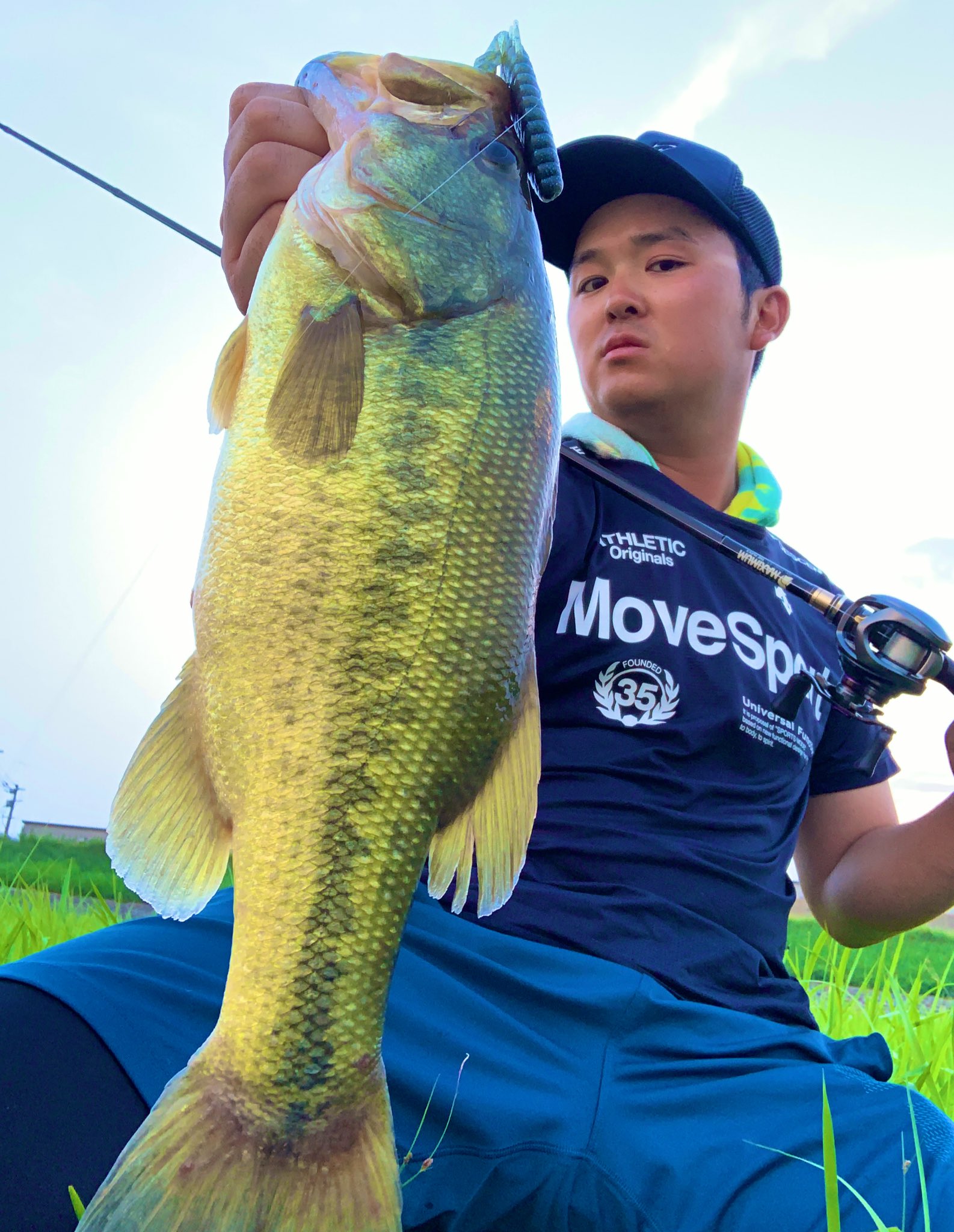 浜武 大和 ハマさん 今週末も遠賀川へ 今日は1発狙いではなく打率を上げていく釣りに ファットウィップ3のシュンテキや ブルフラット3 8の7gフリーリグなど いろんなルアーやリグで釣って行き 入れ替えはまた釣れなかったけど40アップ5尾の計9本
