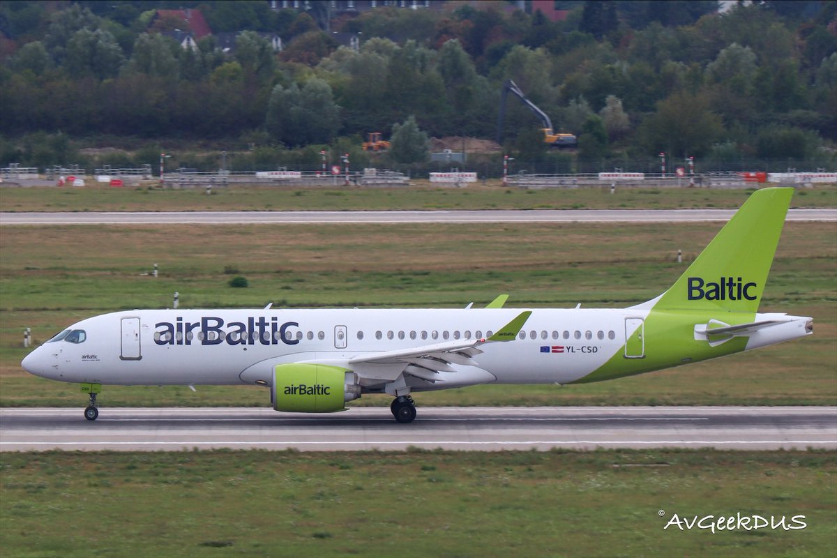 AvGeekDUS's tweet photo. Some shots from #dusairport 😁 A colourful #AirMalta #A320, a #TAPExpress #Embraer195 on its way to #LIS #Lisbon, #SAS #Scandinavian #B737 arriving from #OSL #Oslo and #AirBaltic #A220 departing to #RIX #Riga

#avgeeks #aviation #planespotting #lovetofly https://t.co/oo2S2ypJ3H