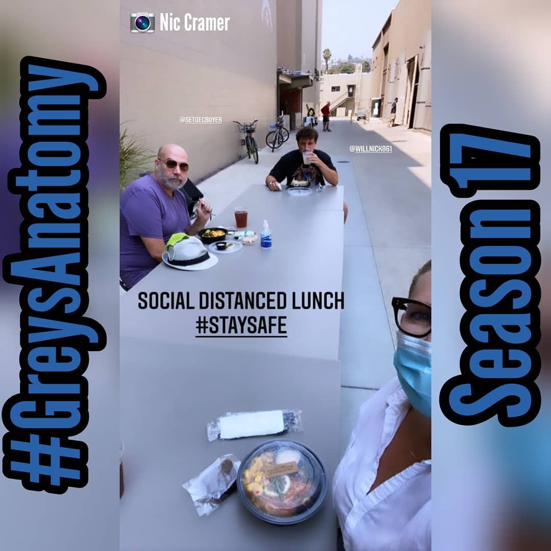 KMcKOnline's tweet image. New season. New way of doing things.🖼🥗🍤 #GreysAnatomy #setdecorating gang back at work! 😀 #Greys17 ▪ 082020 📷 @NicDecorator