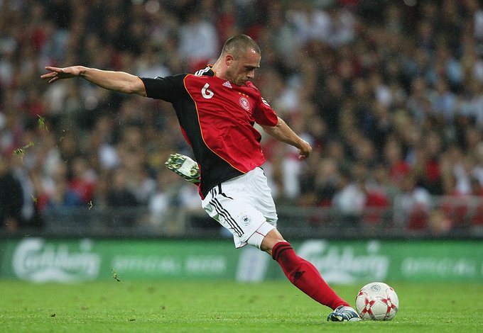 UEFA.com DE tweet media