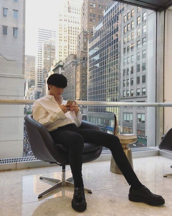 GOT7DAILYY's tweet photo. mr leg https://t.co/kkzs3bg4nN