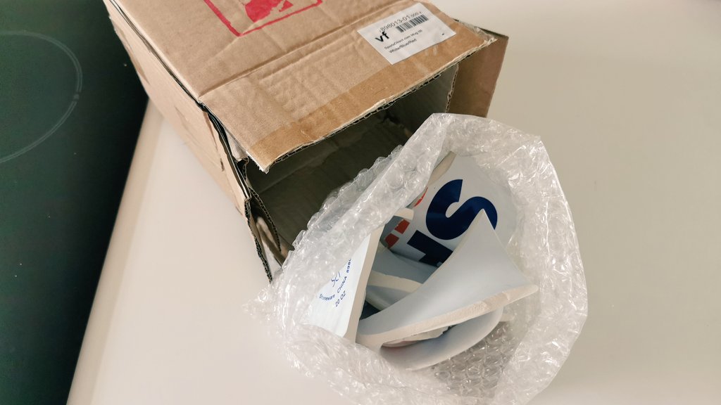 G10Sarah's tweet photo. If I'd realised i got a free jigsaw puzzle with my order, I'd have ordered much sooner...what a fantastic way to break the lockdown boredom. Awesome idea @SportsDirect_CS 😜😂😂 https://t.co/JKWo89gaLz