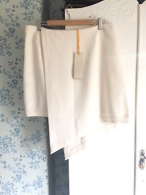 MimisLoft's tweet image. Vintage-style sixties-inspired asymmetrical mini skirt by Zoe Jordan 

click here: buff.ly/2Q0aVdl

#zoejordan #wool #designer #designerfashion #vintagestyle #neverworn #asymmetricpeople #miniskirt #fashionblogger #fashionaddict #fashionhunter