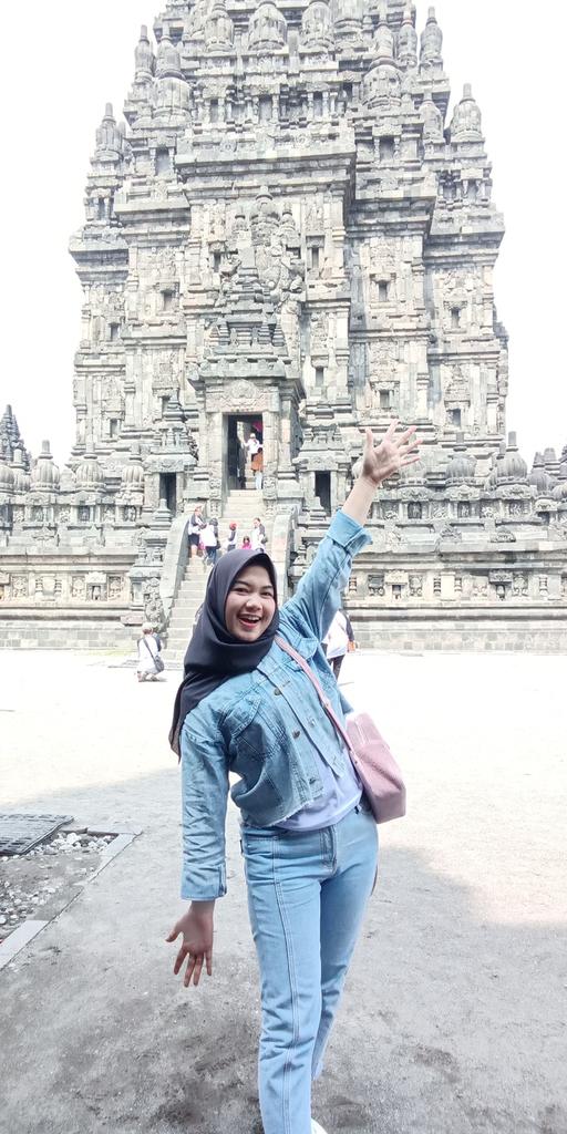 Siapa yg kangen jogja 😭

#JOGJA #Yogyakarta #candiprambanan