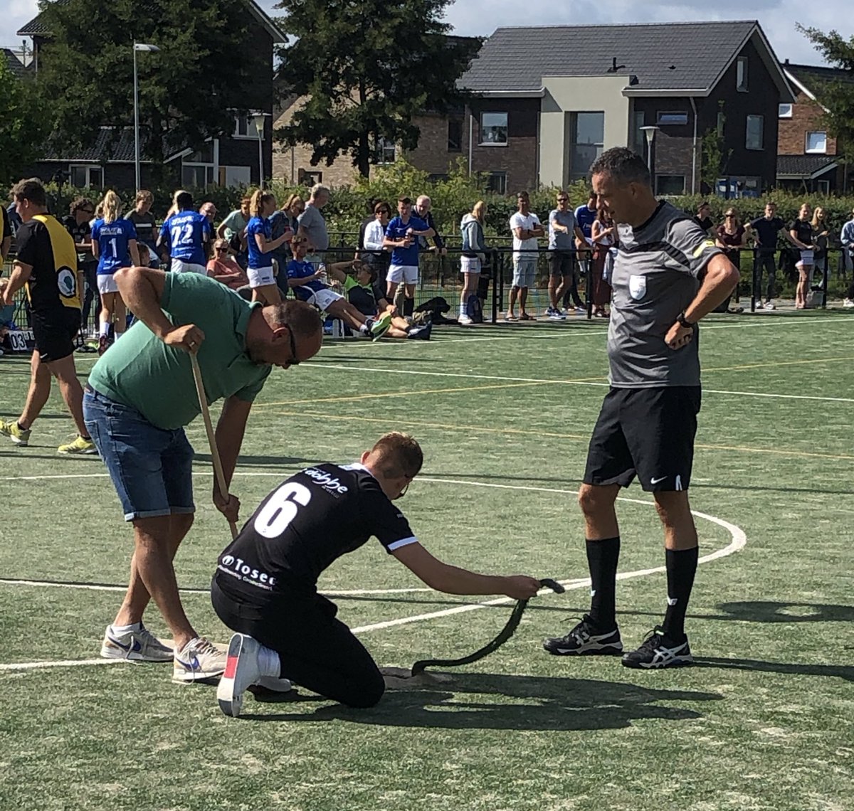 De kop is er af @ckvsparta. Complimenten aan alle vrijwilligers die sport ondanks Corona beperkingen mogelijk maken. Weer erg veel jonge sporters zien genieten van het korfballen! Wel zorgen om de kwaliteit van onze velden <a href="/Gemeente_Zwolle/">Gemeente Zwolle</a> #wijspartazwolle