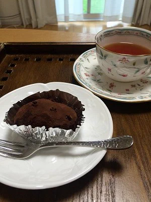 @unnohotaru @annonsorujia 三鷹のケーキ屋では切れ端全部混ぜておまんじゅうを錬成してた(๑´ڡ`๑) 
