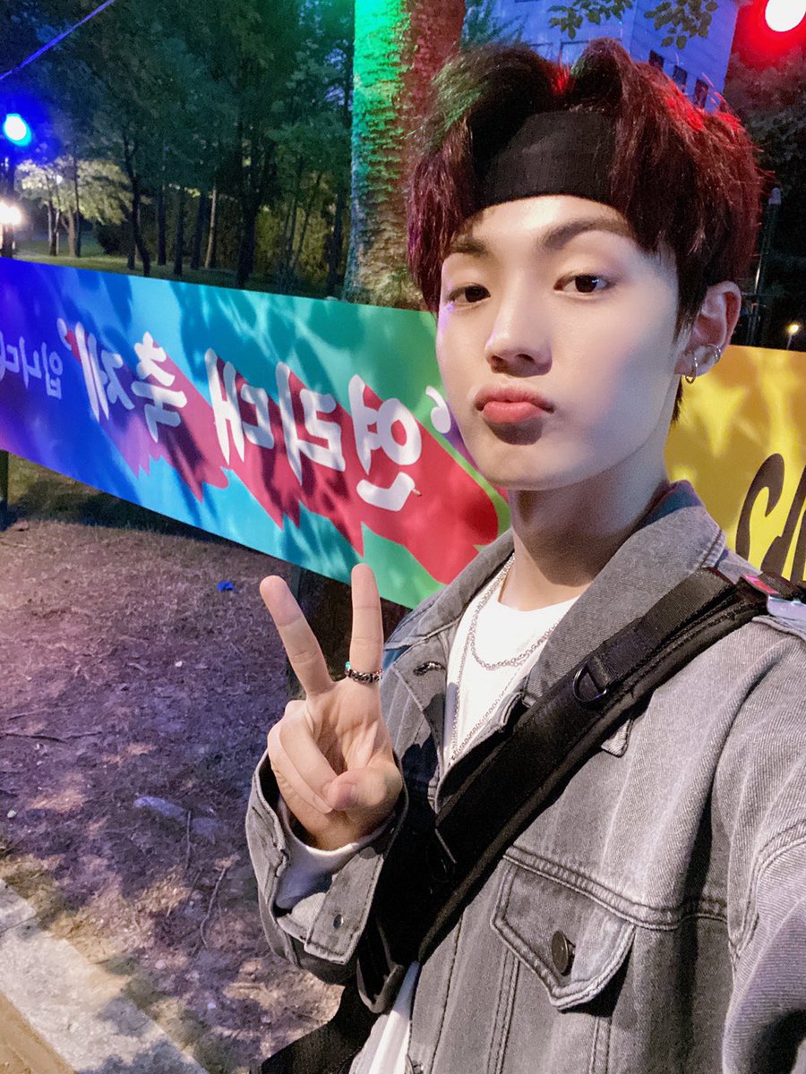 official_ACE7's tweet photo. [#에이스_찬]
생에 첫 축제에 갔다 왔는데 대학교 축제는 굉장히 자유분방했다!!!
여러분 3화도 본방 사수하셨나요?😉
유튜브에서도 1화가 공개됐으니 많은 시청 부탁드려요🥰

#ACE #에이스 #CHOICE #초이스
#ACE_COMEBACK
#CHAN #찬 #강유찬 #손보현
#TWENTYTWENTY #트웬티트웬티 https://t.co/nHZJ12OaJG
